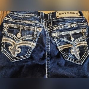 Womans/Girls Rock Revival short/cropped, folded up jeans.